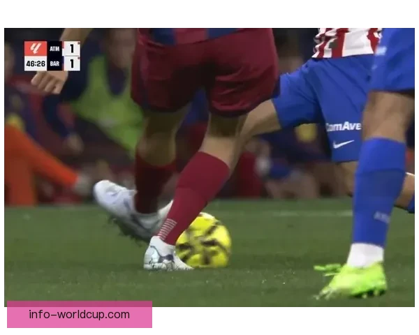 巴萨中卫蹬踏染红后获改判 西蒙尼愤怒挥手 马竞官方质疑判罚