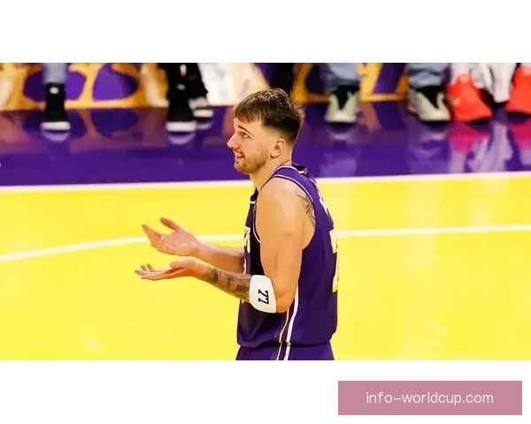 东契奇带伤鏖战三分绝平三不沾效率低迷31分遗憾吞里程悲